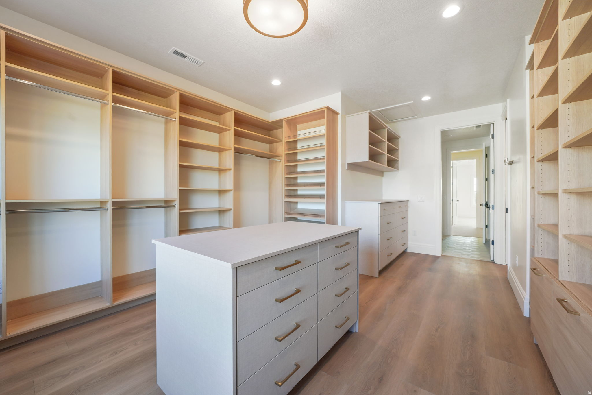 HIGHLAND HOLLOWS - Residential