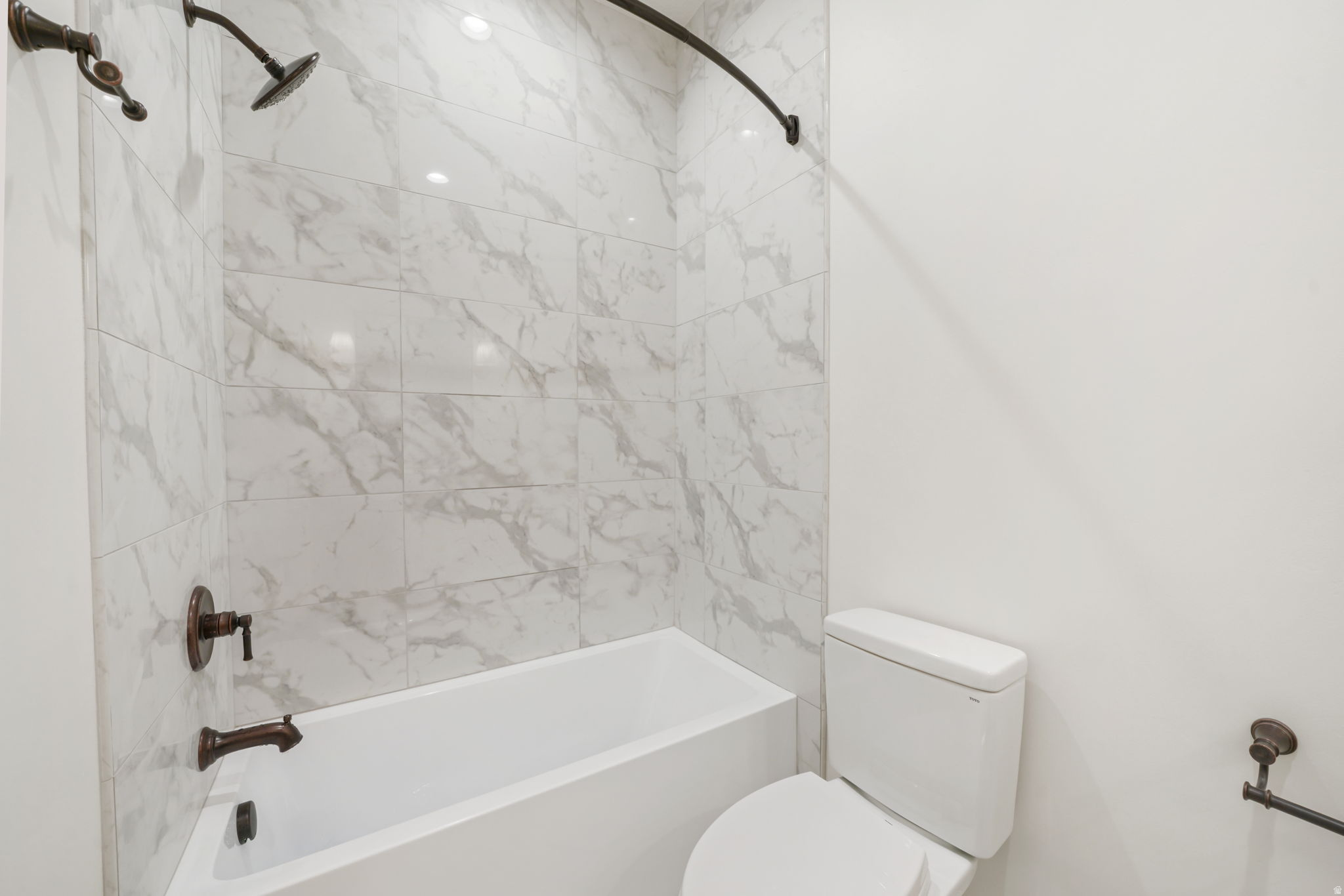 HIGHLAND HOLLOWS - Residential