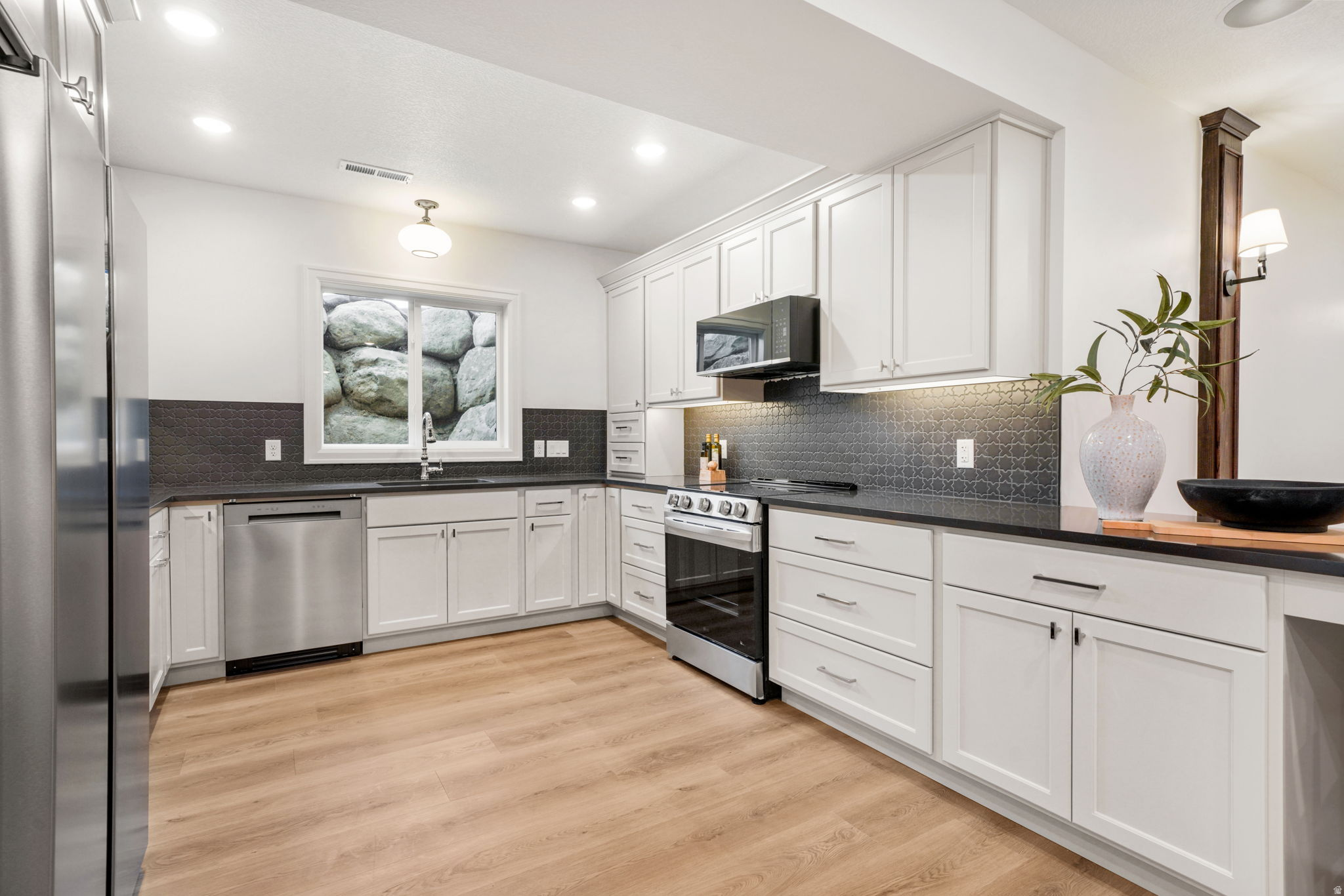 HIGHLAND HOLLOWS - Residential