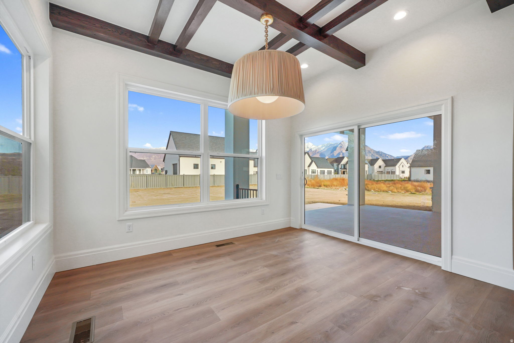 HIGHLAND HOLLOWS - Residential