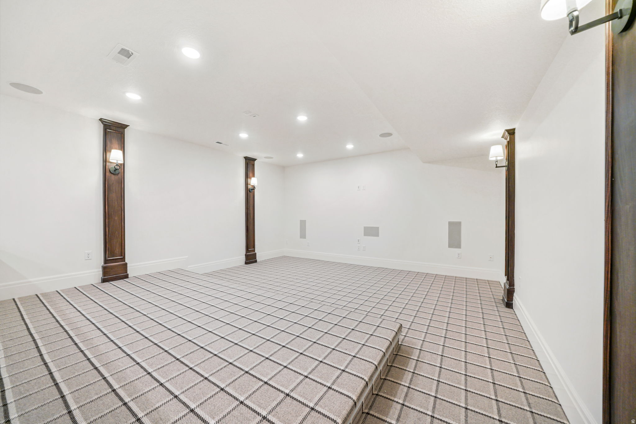 HIGHLAND HOLLOWS - Residential