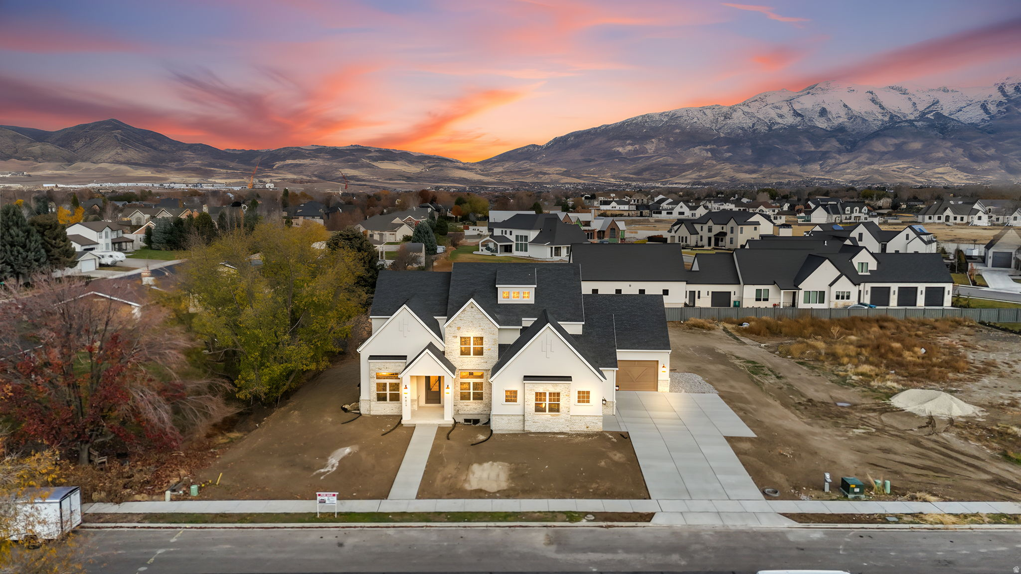 HIGHLAND HOLLOWS - Residential