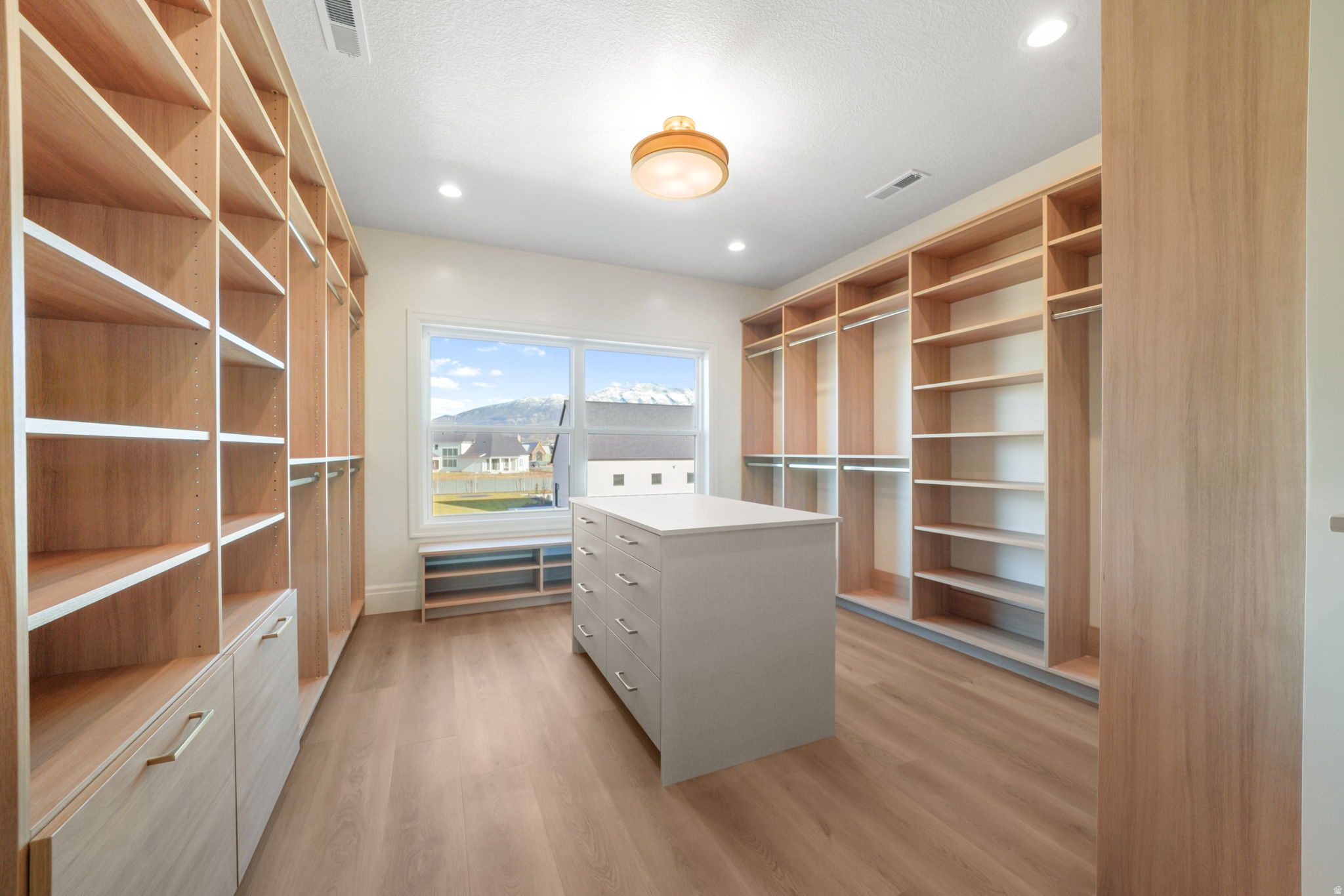 HIGHLAND HOLLOWS - Residential