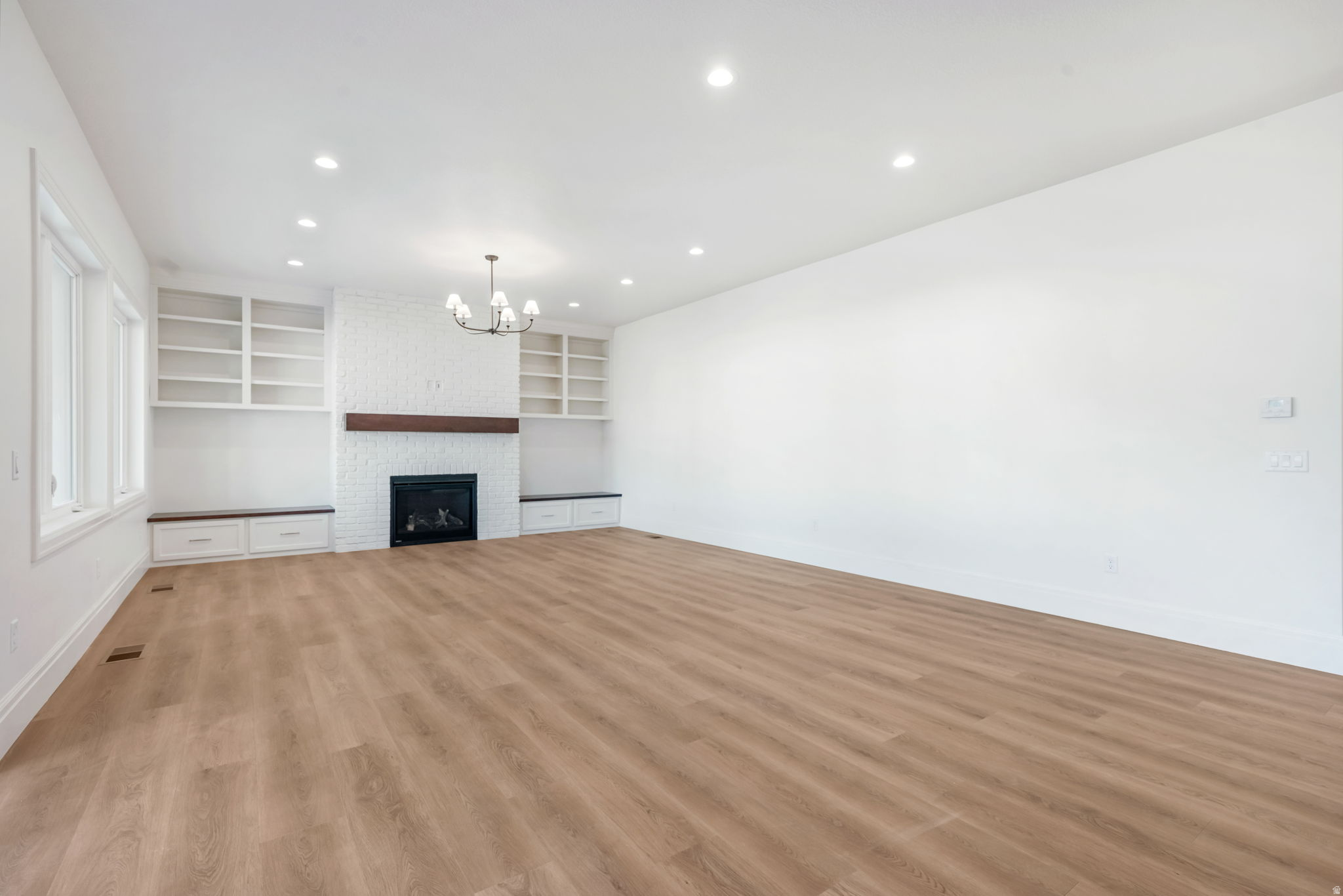 HIGHLAND HOLLOWS - Residential