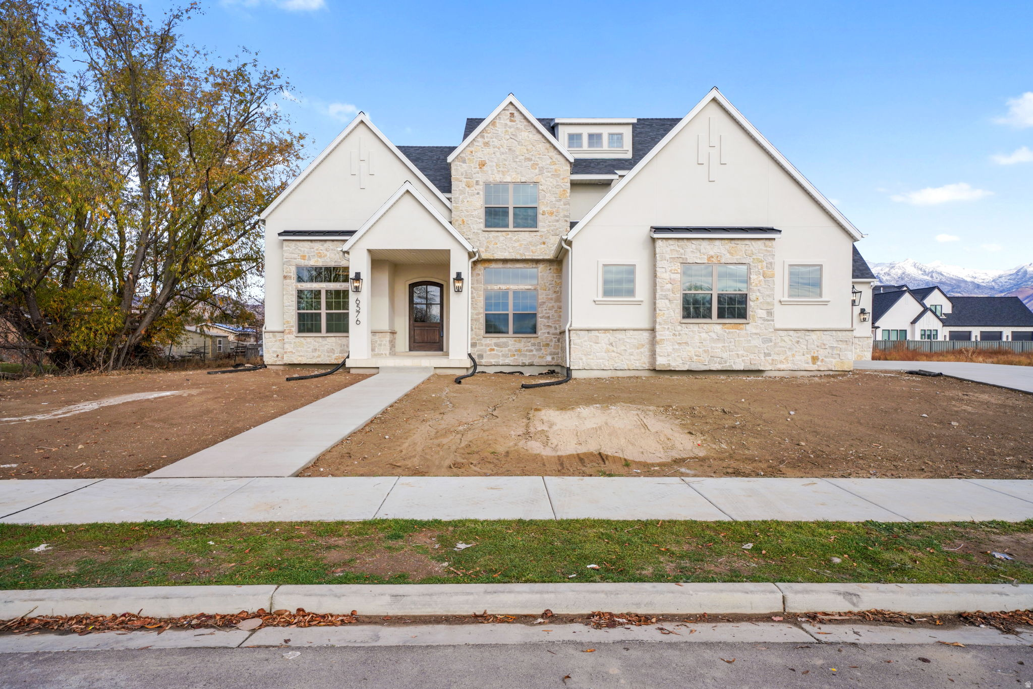 HIGHLAND HOLLOWS - Residential