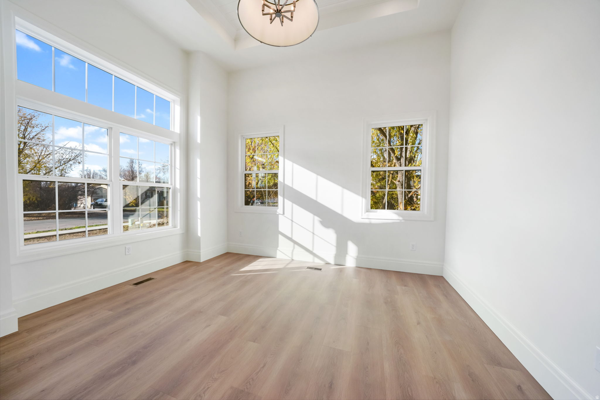 HIGHLAND HOLLOWS - Residential