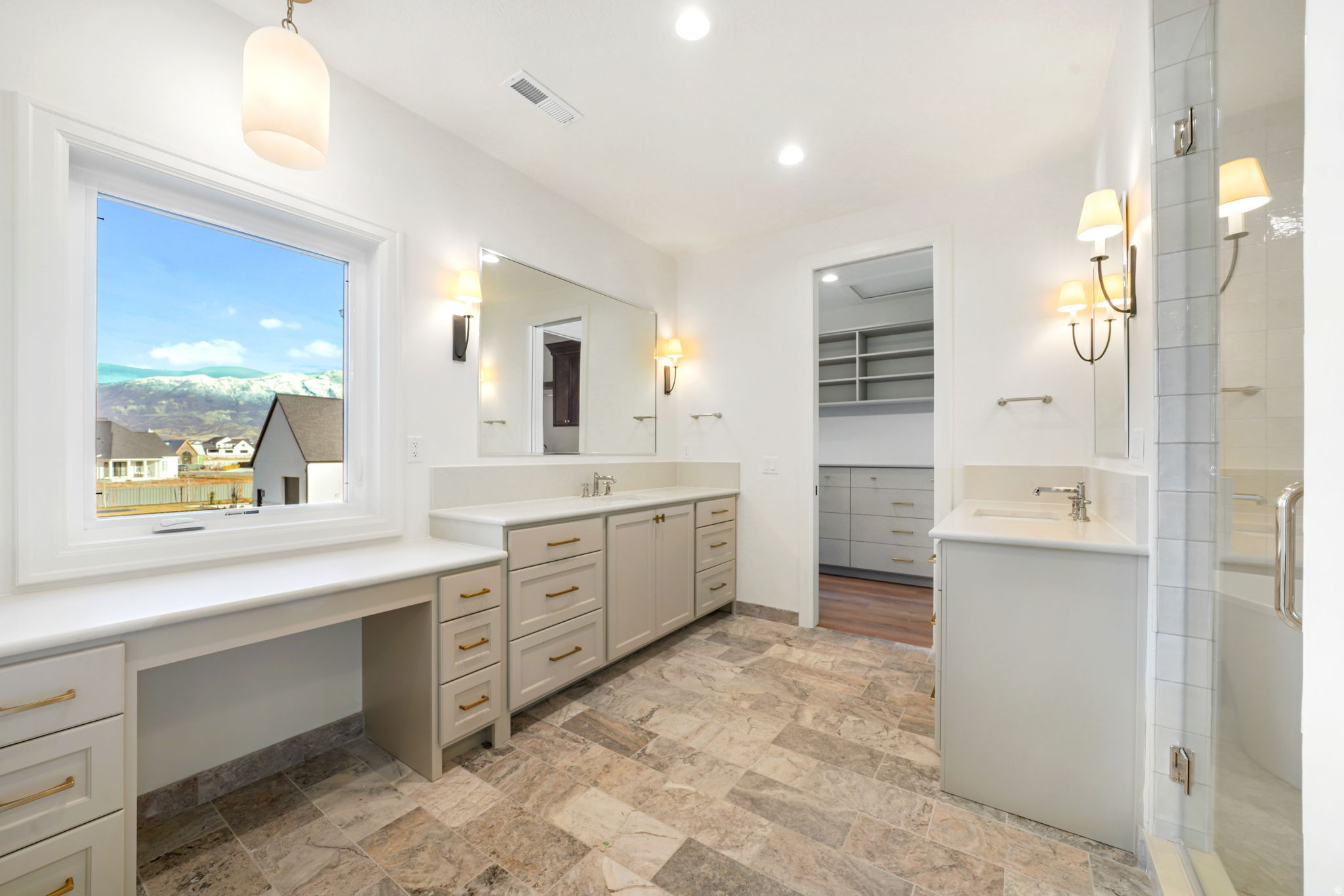 HIGHLAND HOLLOWS - Residential