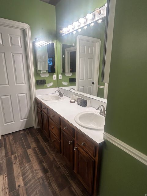 Tiny photo for 16 W 780 S, Centerville, UT 84014 (MLS # 2127770)