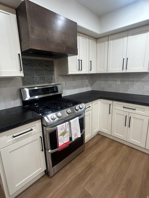 Tiny photo for 16 W 780 S, Centerville, UT 84014 (MLS # 2127770)