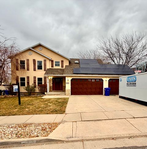 Photo of 16 W 780 S, Centerville, UT 84014 (MLS # 2127770)