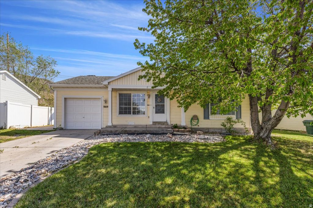 Photo of 869 W 880 S, Tooele, UT 84074 (MLS # 2152545)