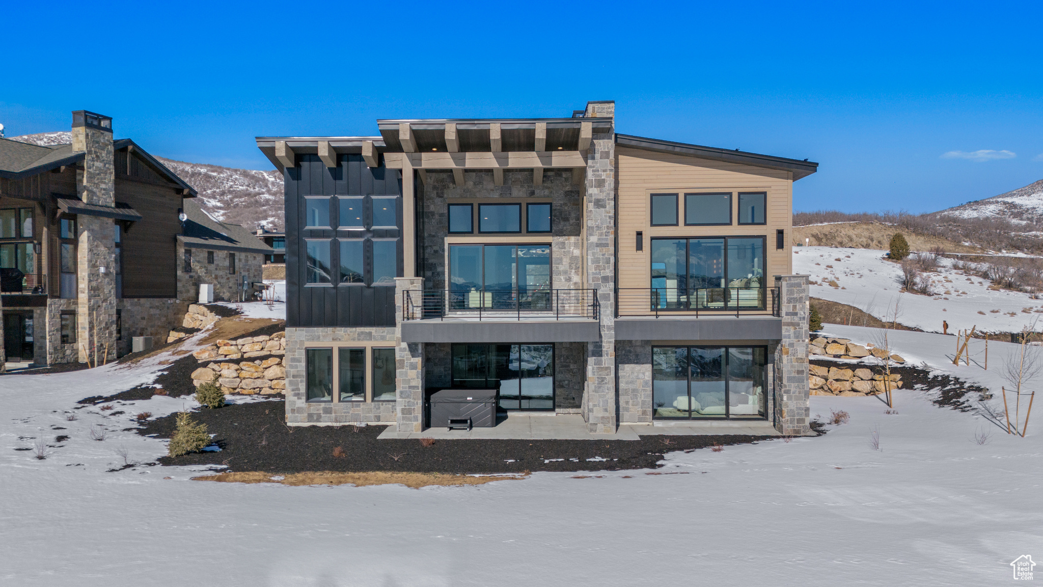 AMANTI LAGO - Residential