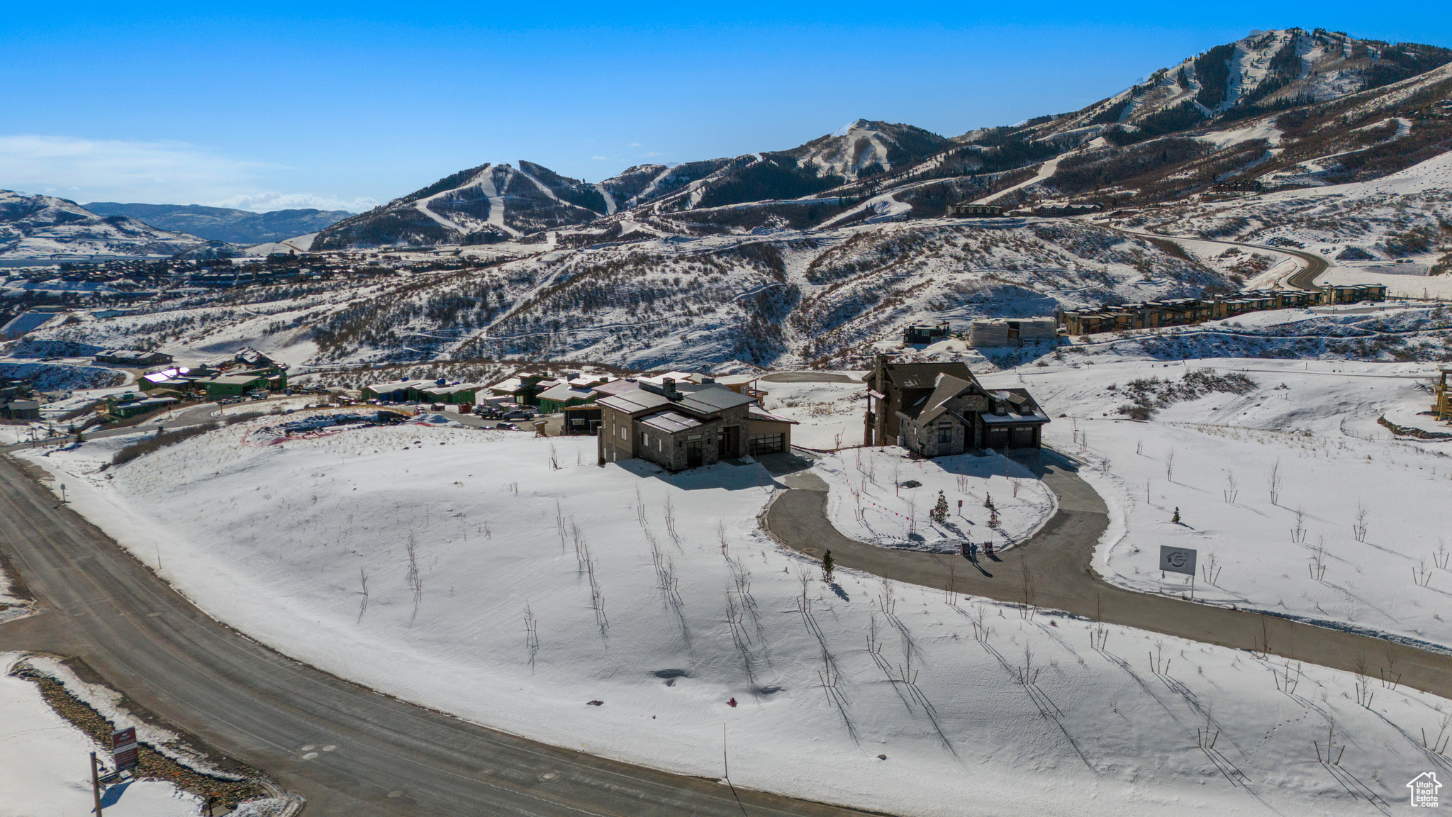 AMANTI LAGO - Residential