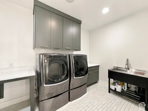 Tiny photo for 576 S 1450 W, Farmington, UT 84025 (MLS # 2187680)