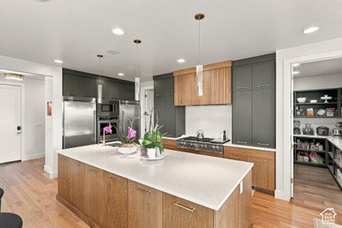 Tiny photo for 576 S 1450 W, Farmington, UT 84025 (MLS # 2187680)