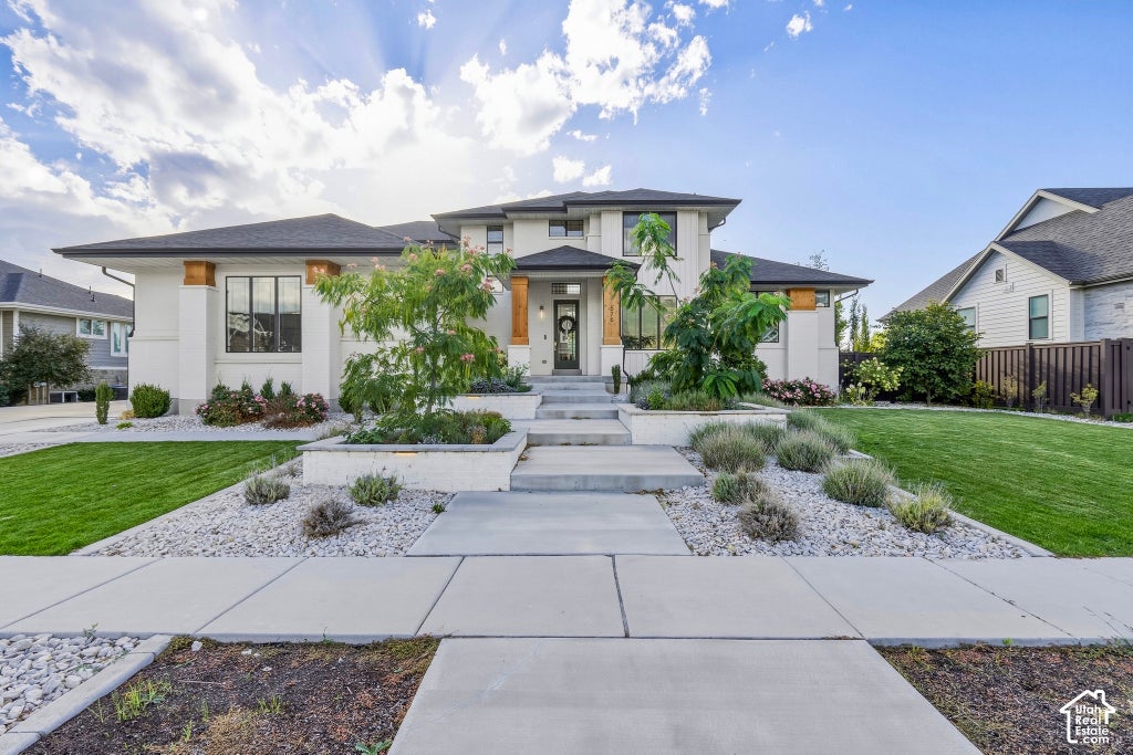 Photo of 576 S 1450 W, Farmington, UT 84025 (MLS # 2187680)