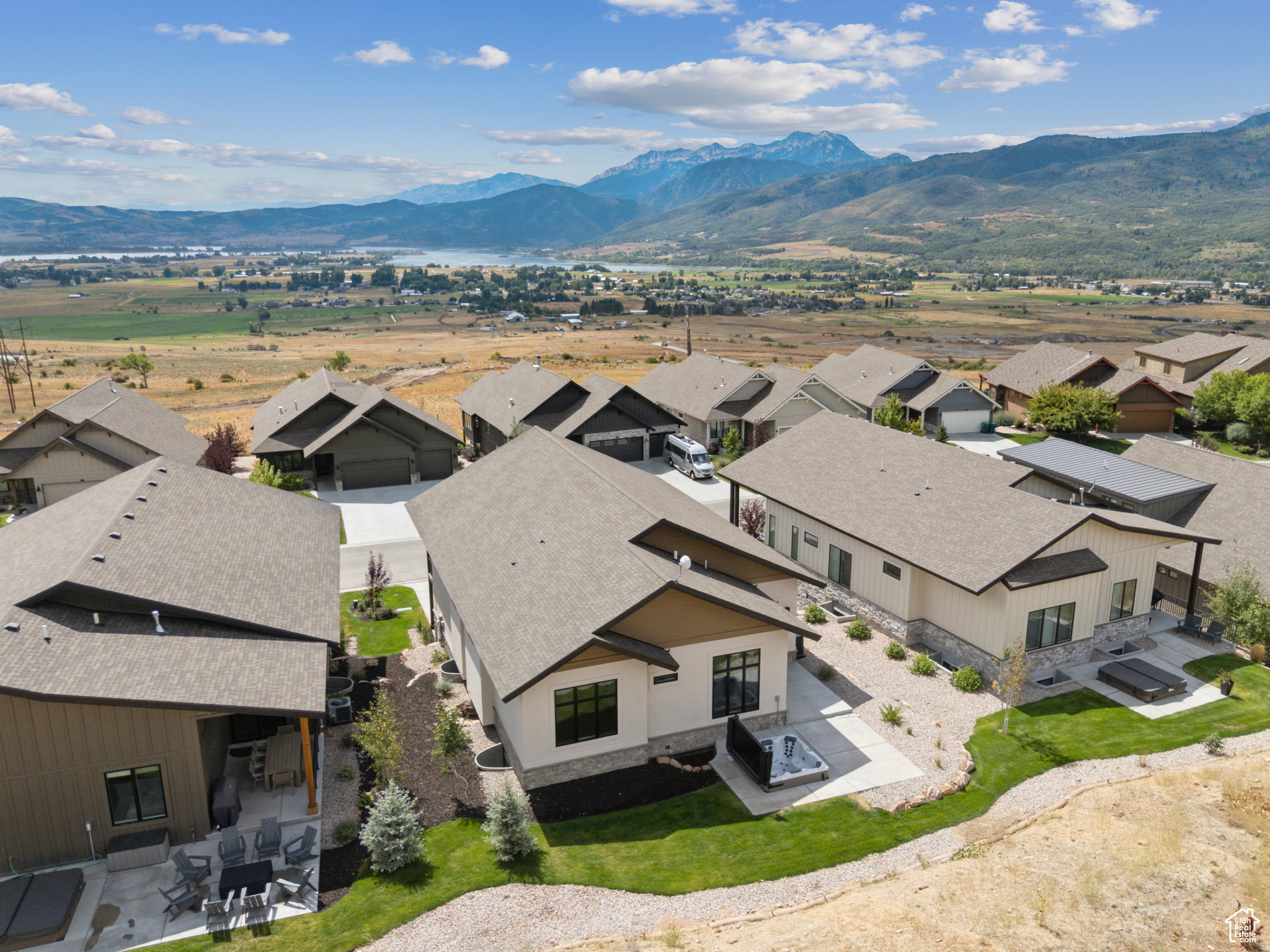 TRAPPERS RIDGE - Residential