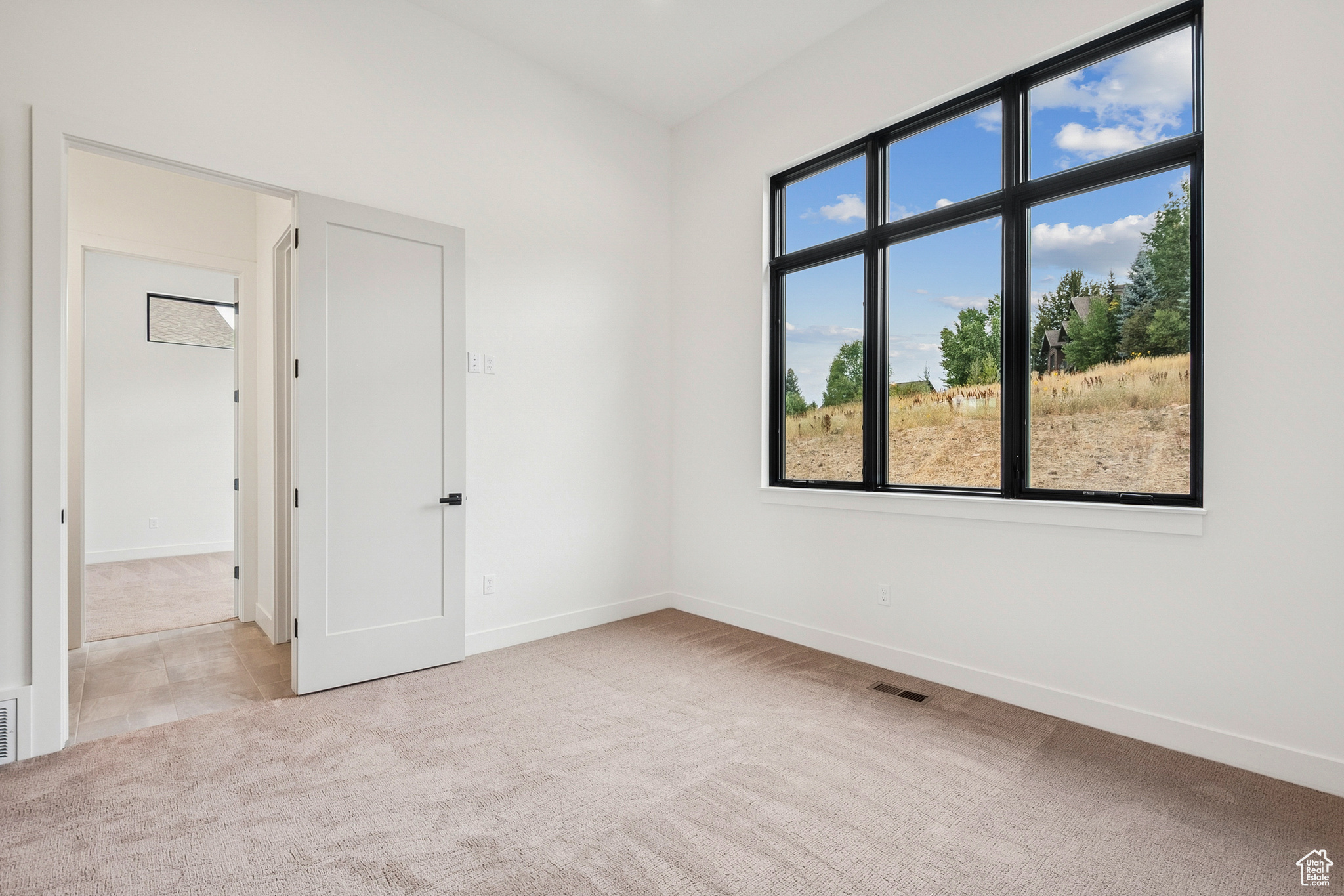 TRAPPERS RIDGE - Residential