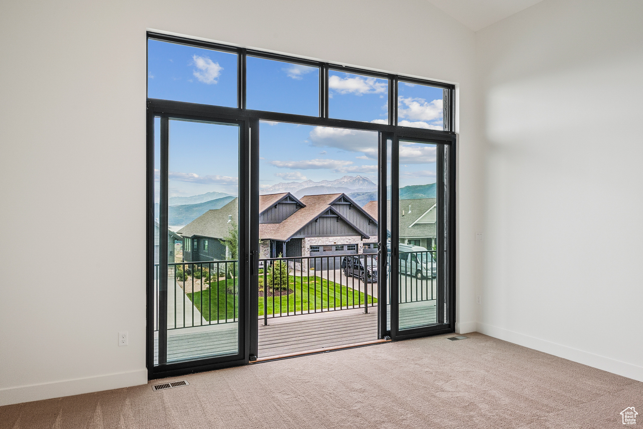 TRAPPERS RIDGE - Residential