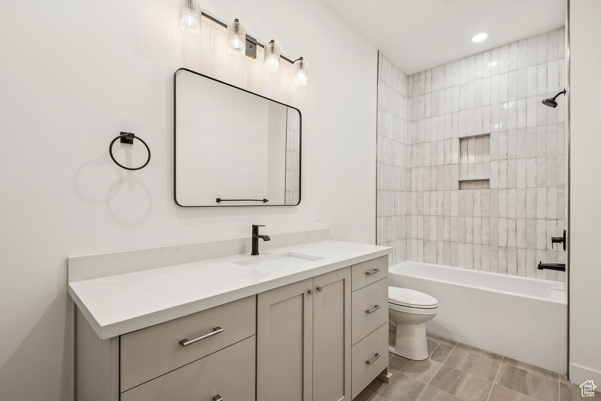 TRAPPERS RIDGE - Residential