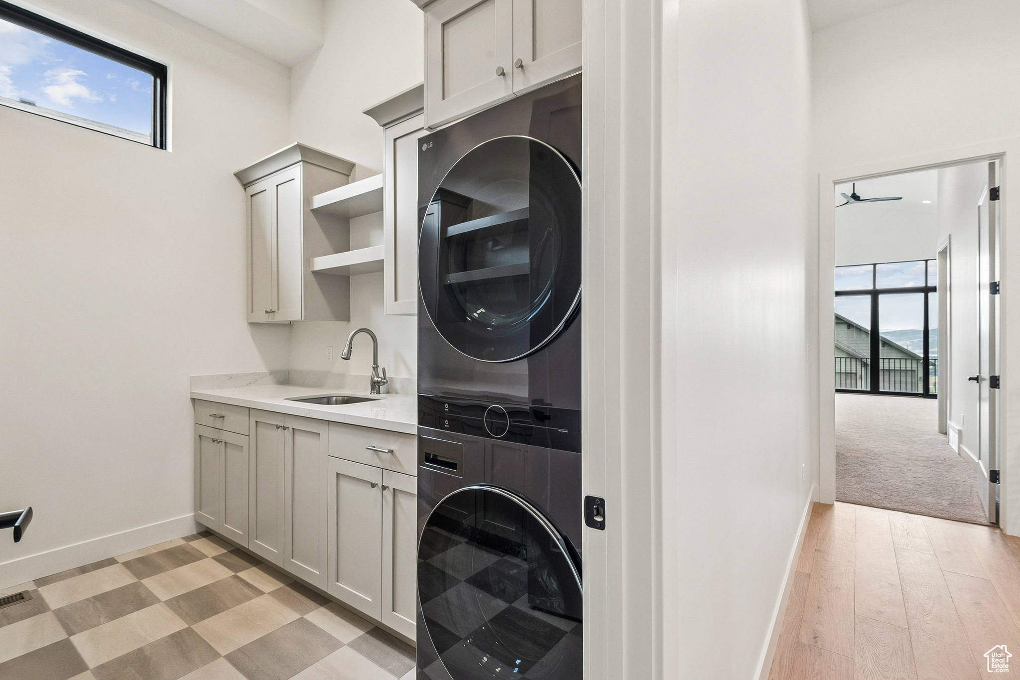 TRAPPERS RIDGE - Residential