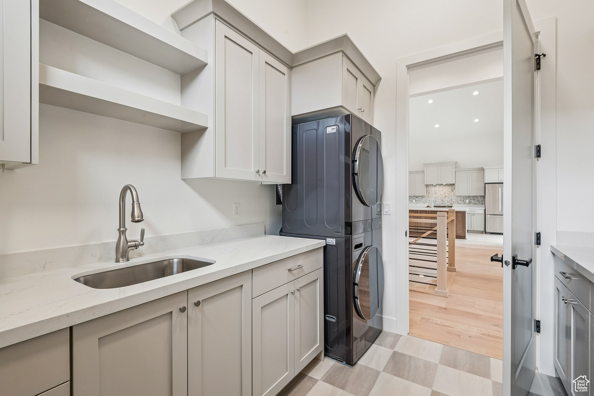 TRAPPERS RIDGE - Residential