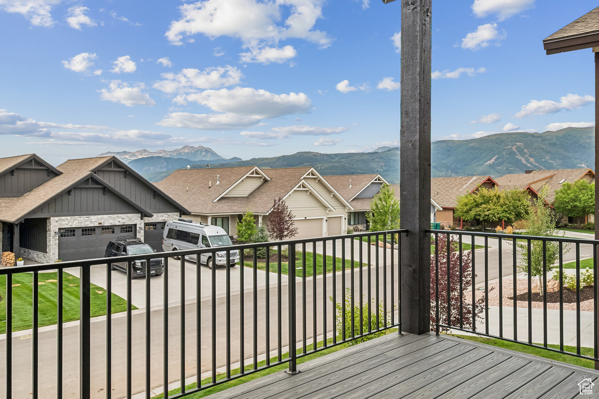 TRAPPERS RIDGE - Residential