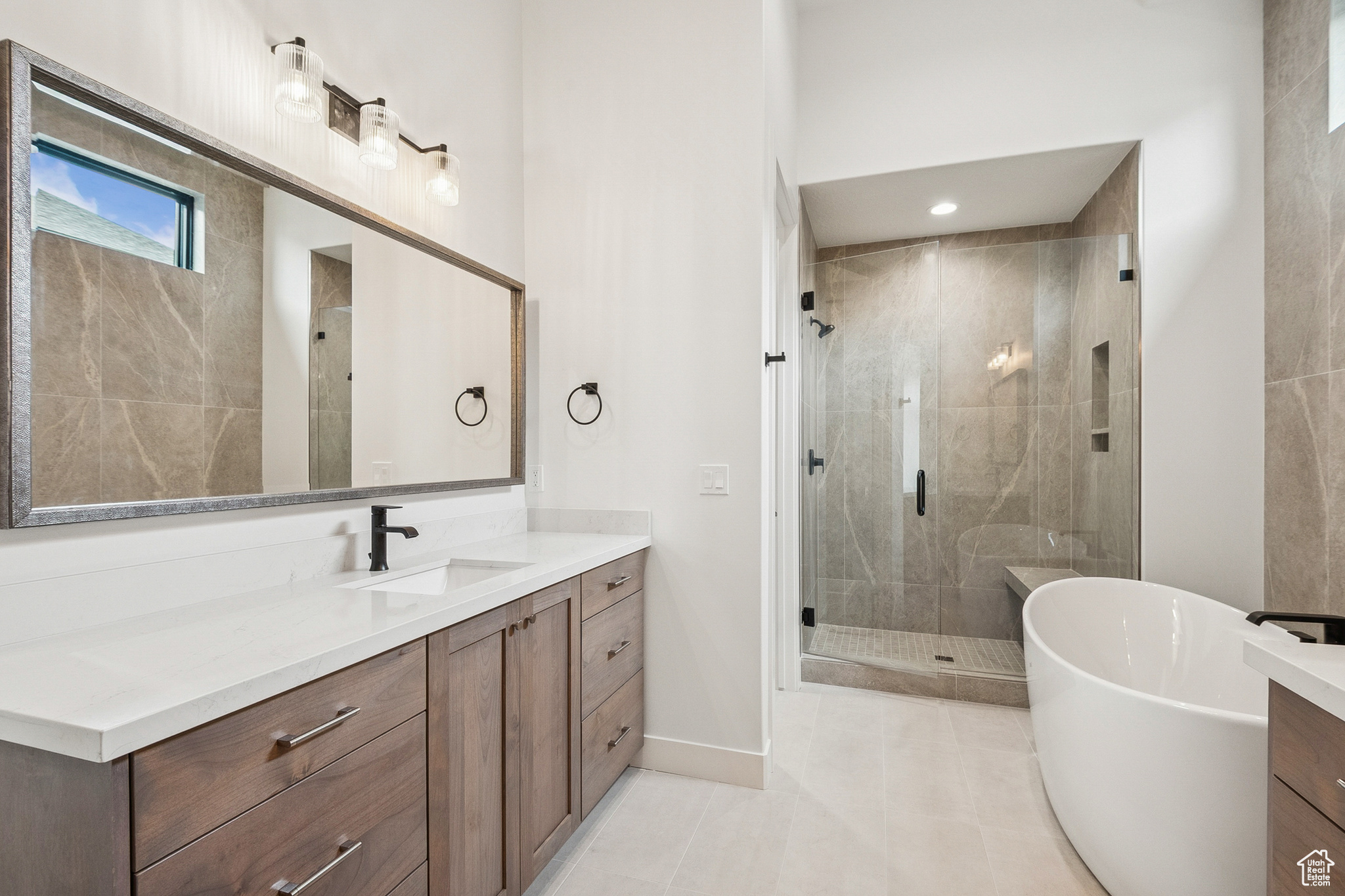 TRAPPERS RIDGE - Residential