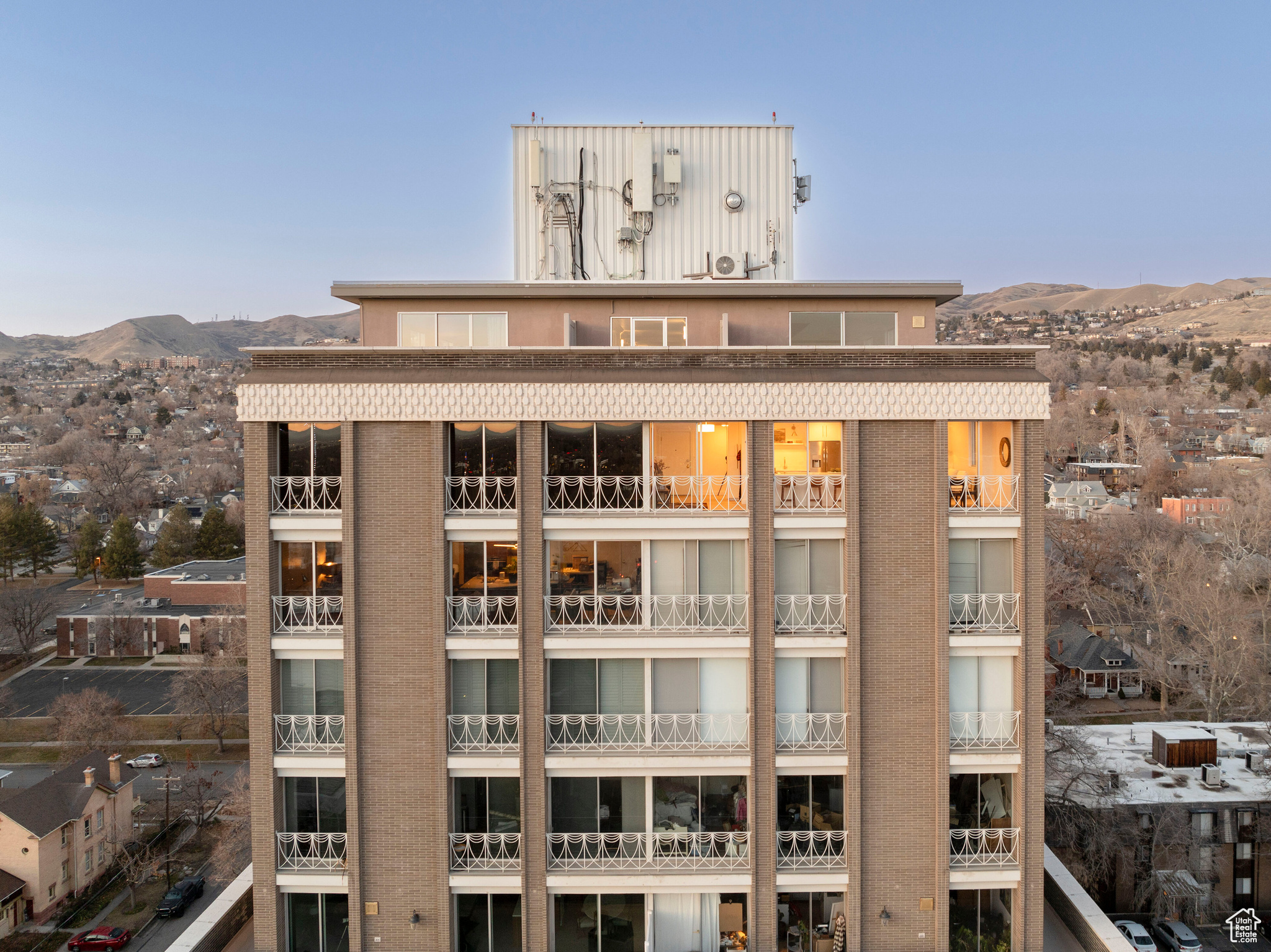 BONNEVILLE TOWERS - Residential