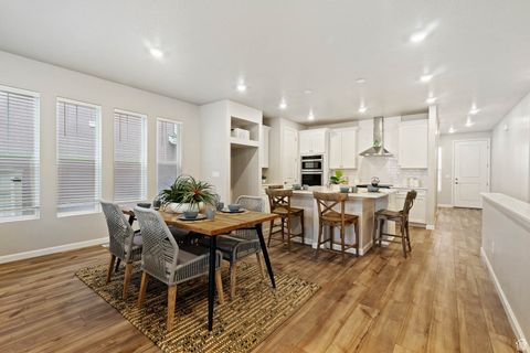 Tiny photo for 11662 S GANNET WAY #580, South Jordan, UT 84009 (MLS # 2118930)