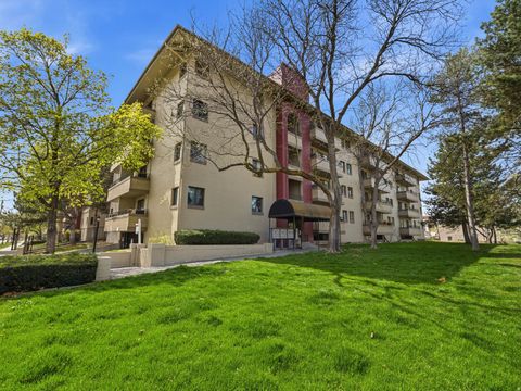 Photo of 530 S 400 E #2207, Salt Lake City, UT 84111 (MLS # 2147504)