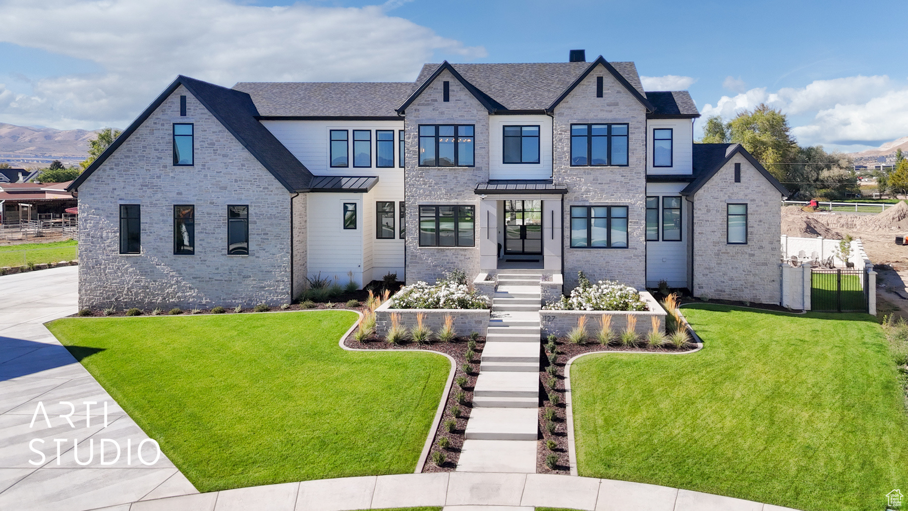 PIONEER HEIGHTS - Residential