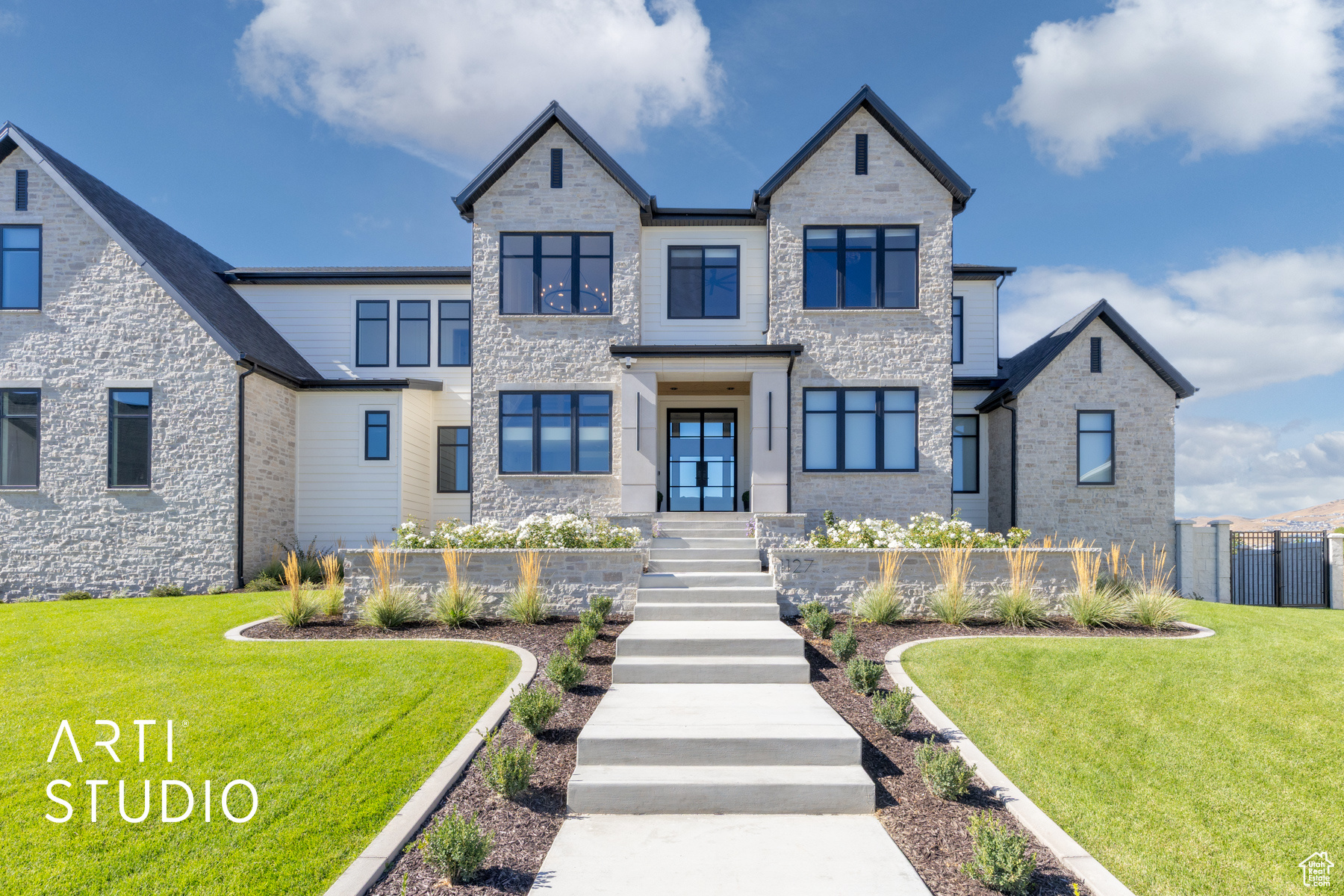 PIONEER HEIGHTS - Residential