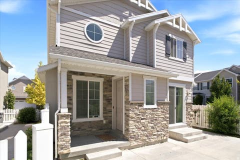Photo of 1208 W 80 S, Pleasant Grove, UT 84062 (MLS # 2169735)