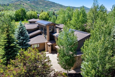 Photo of 4891 LAST STAND DR, Snyderville, UT 84098 (MLS # 2166375)