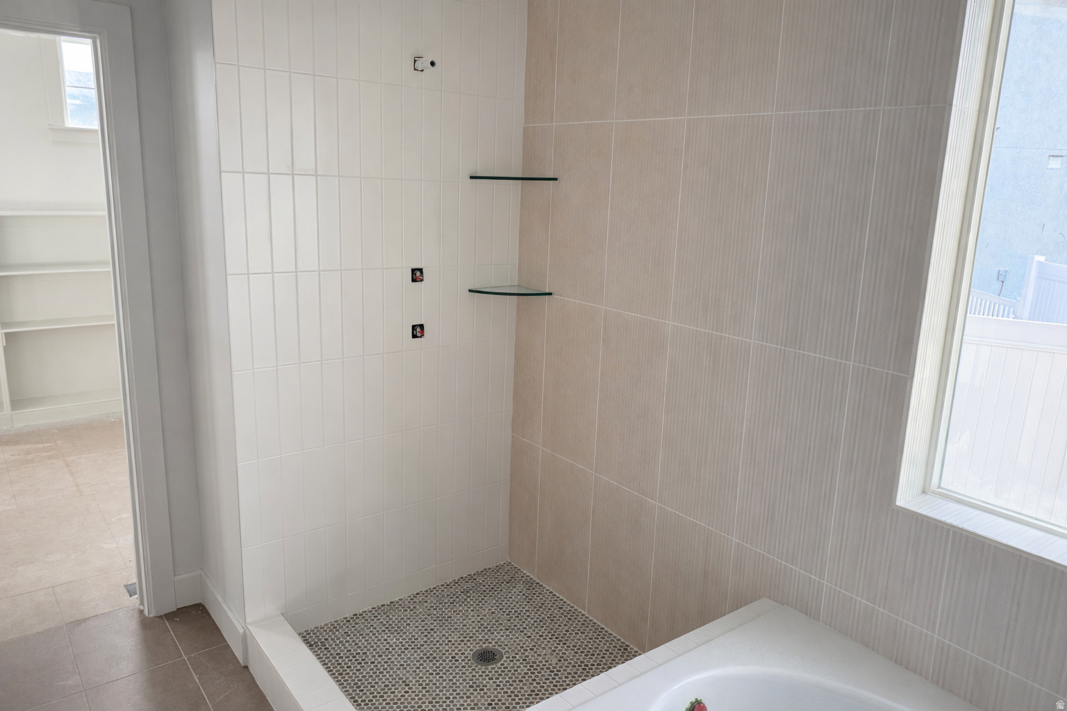 HIDDEN OAKS - Residential