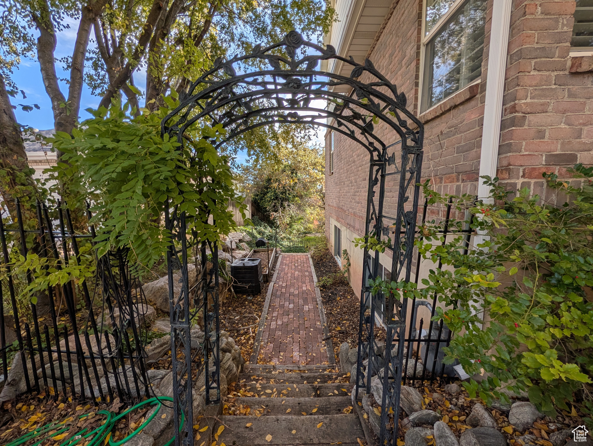 ROLLING OAKS - Residential