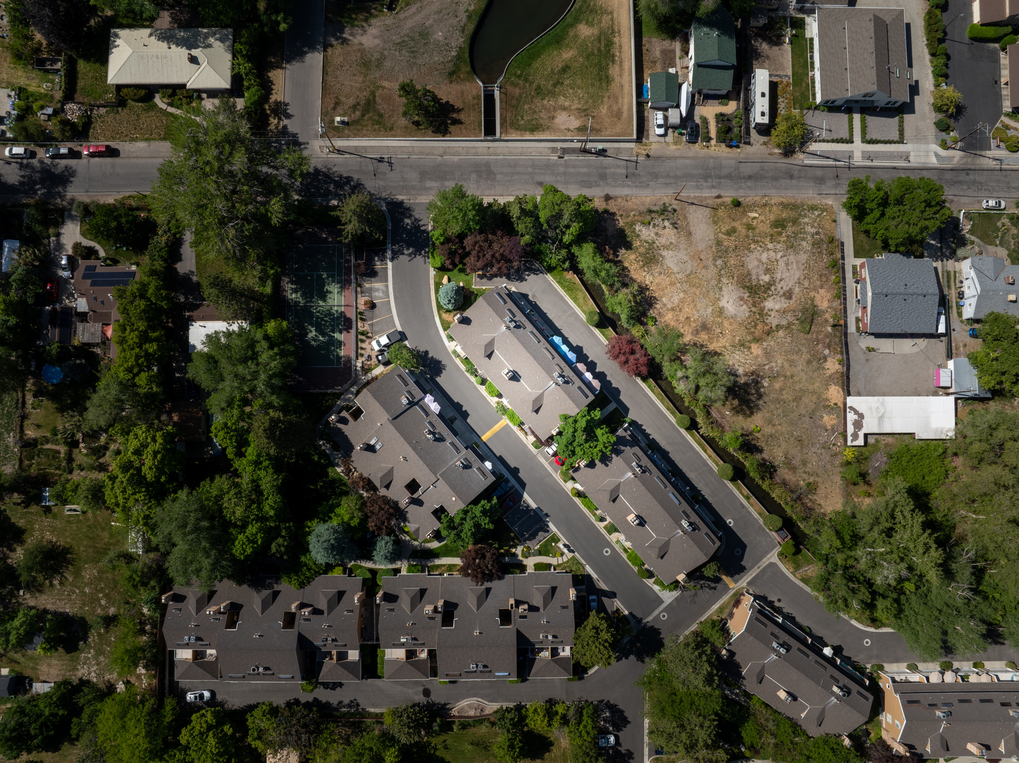 SHADYBROOK CONDM - Residential