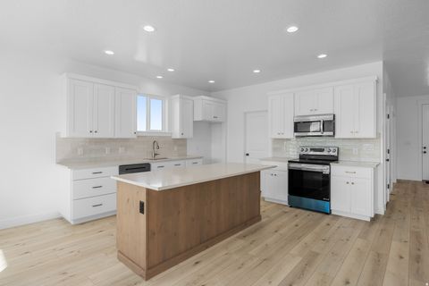 Tiny photo for 2662 S EAGLE DR #01, Spanish Fork, UT 84660 (MLS # 2151275)