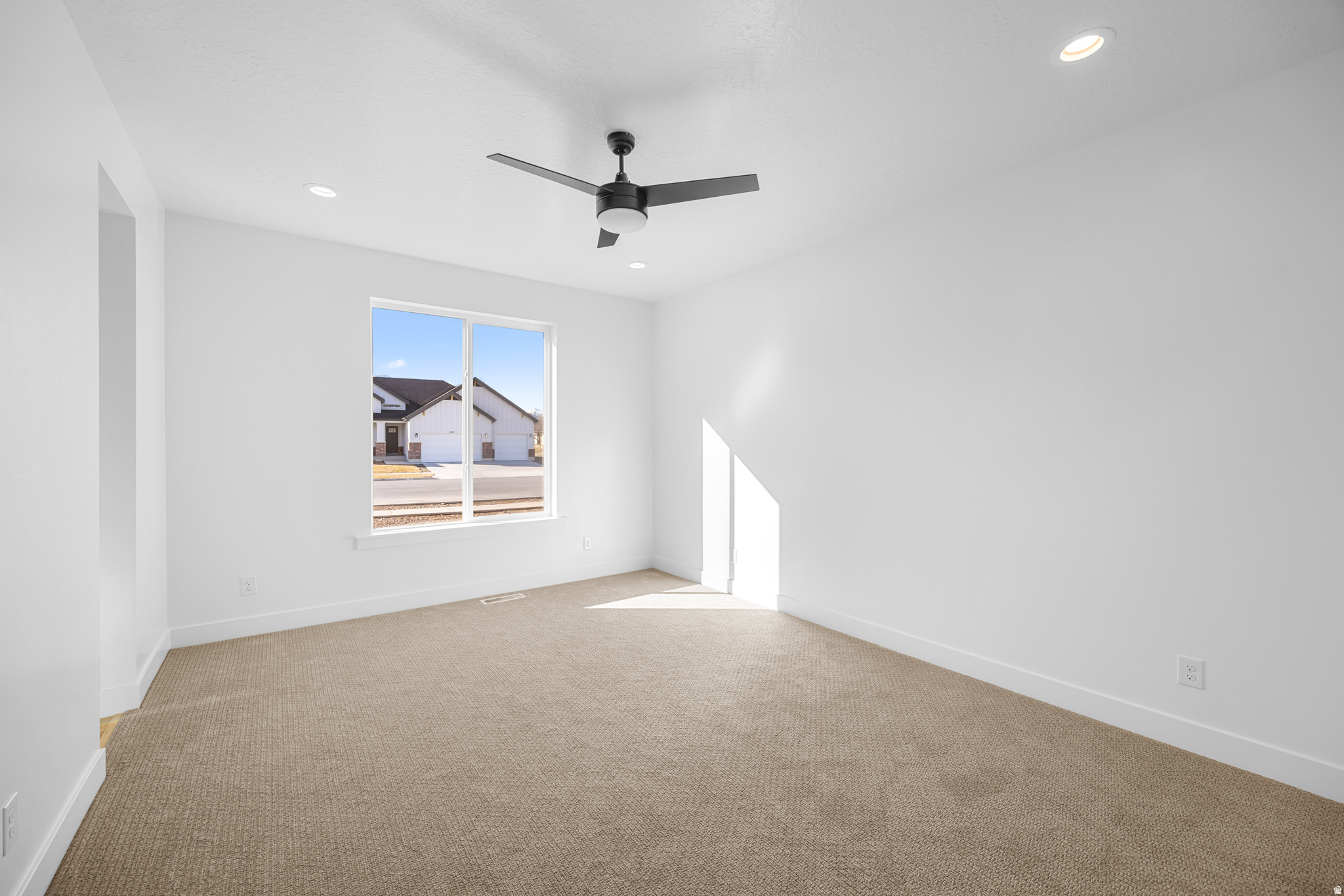 OAKRIDGE COVE - Residential