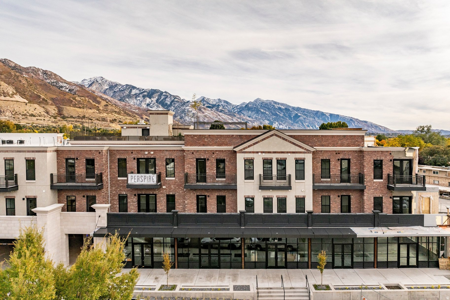 APOLLO SQUARE - Residential