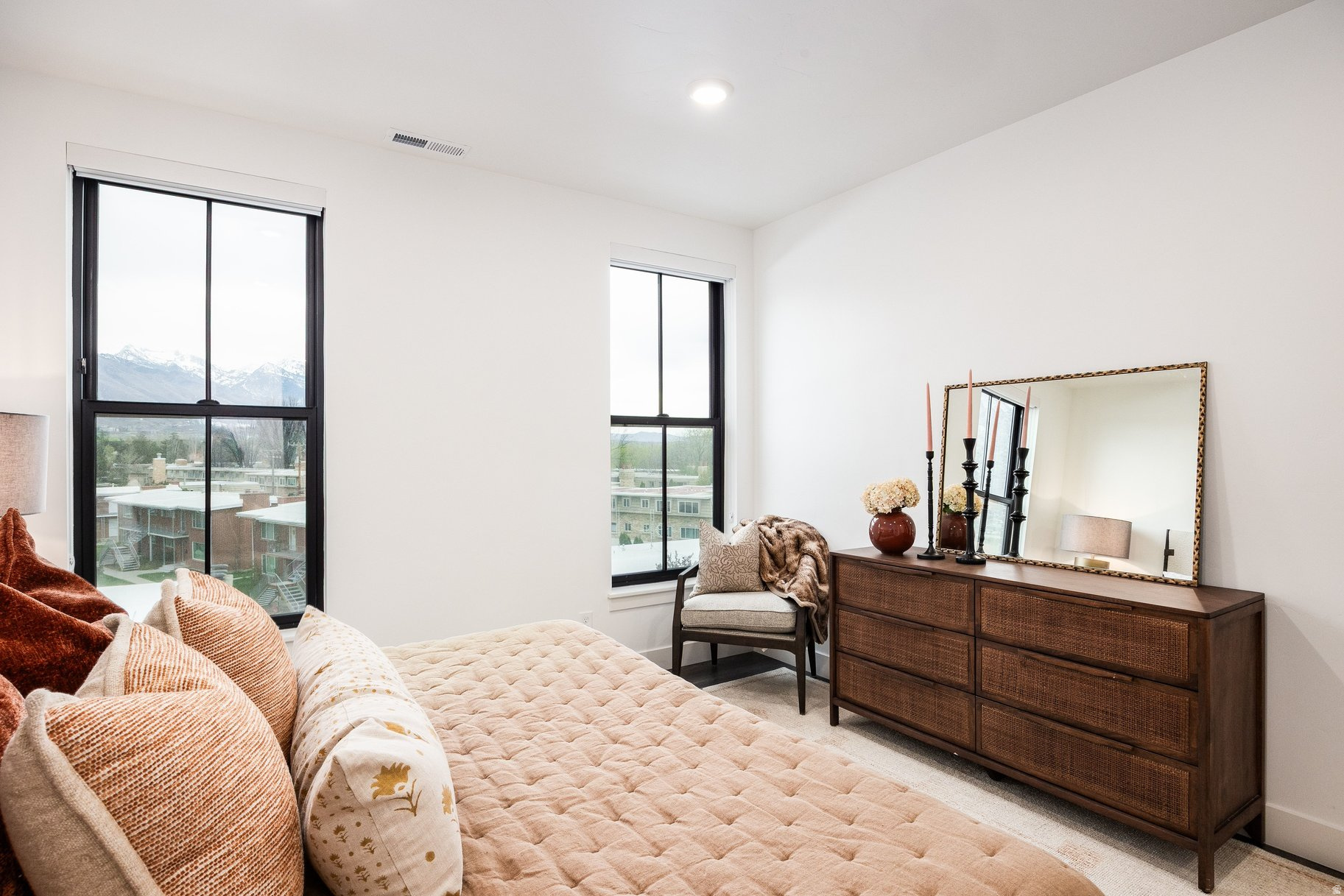 APOLLO SQUARE - Residential