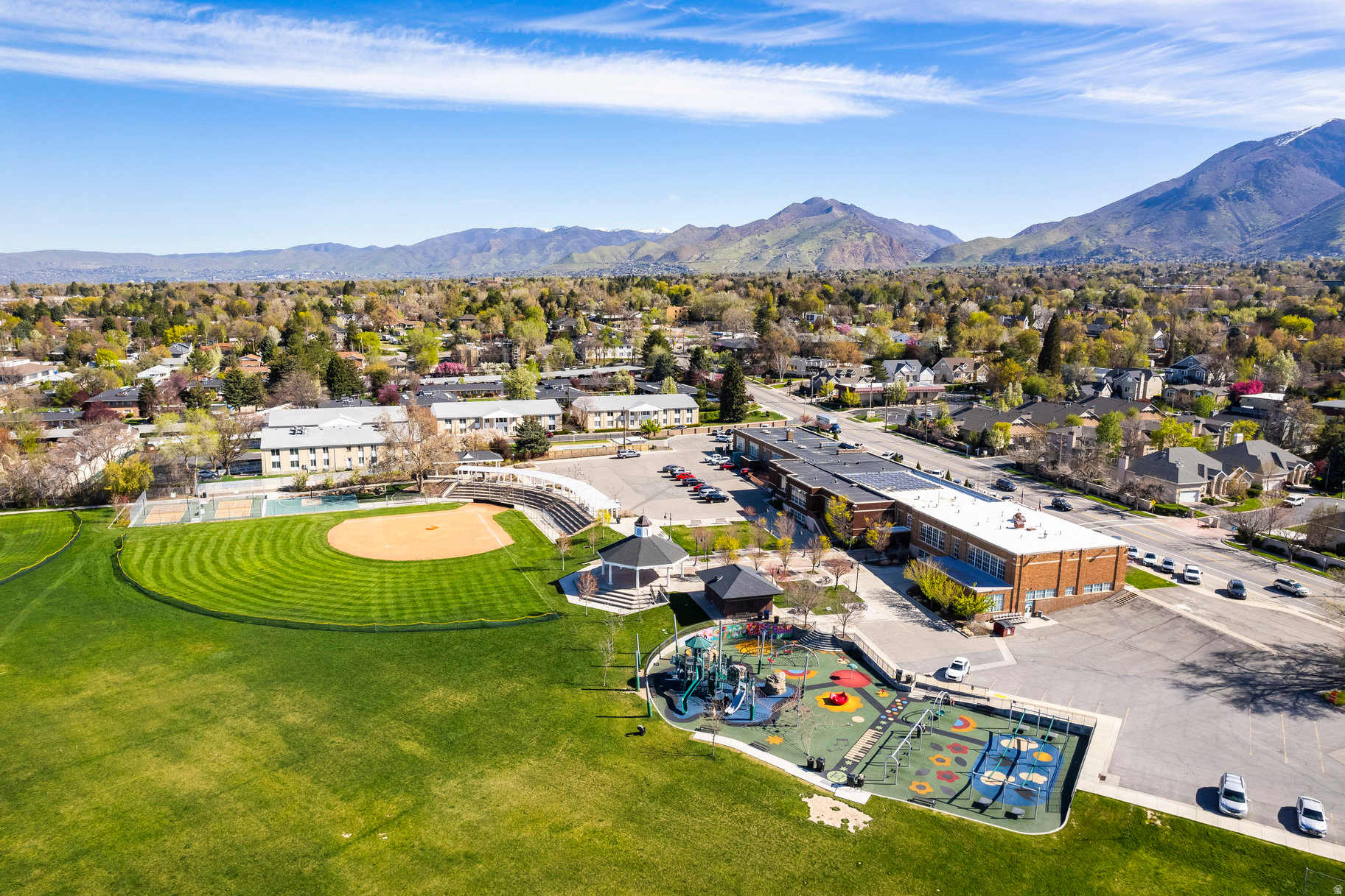 APOLLO SQUARE - Residential
