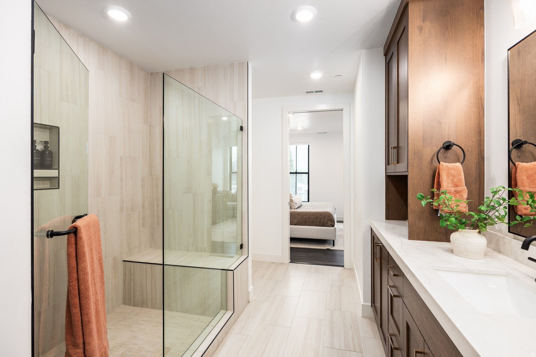 APOLLO SQUARE - Residential