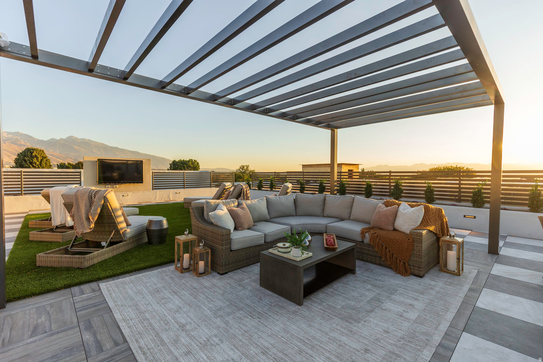 APOLLO SQUARE - Residential