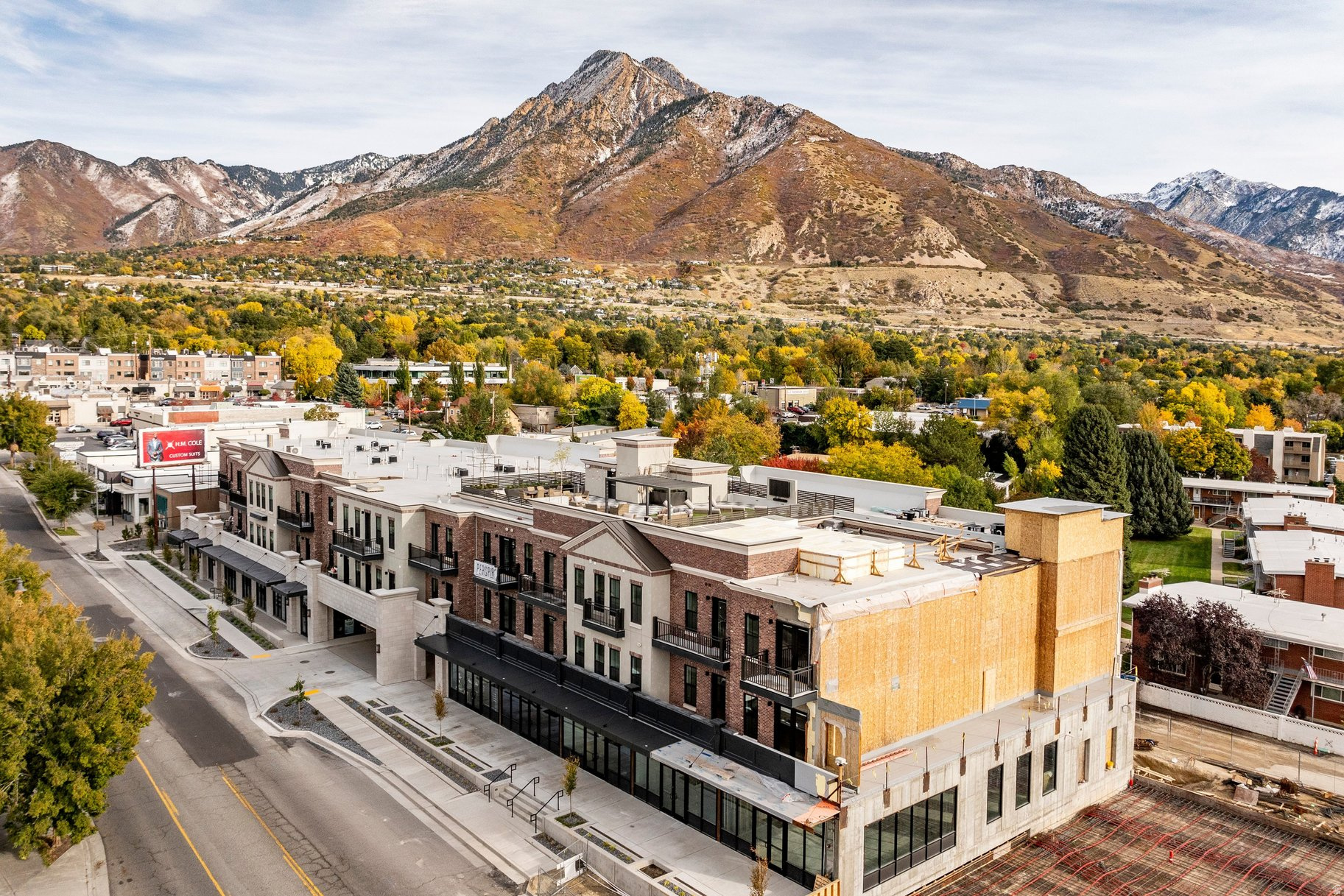 APOLLO SQUARE - Residential