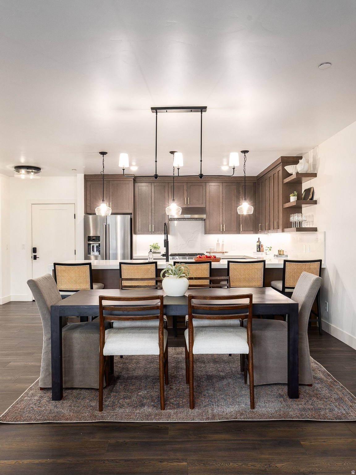 APOLLO SQUARE - Residential