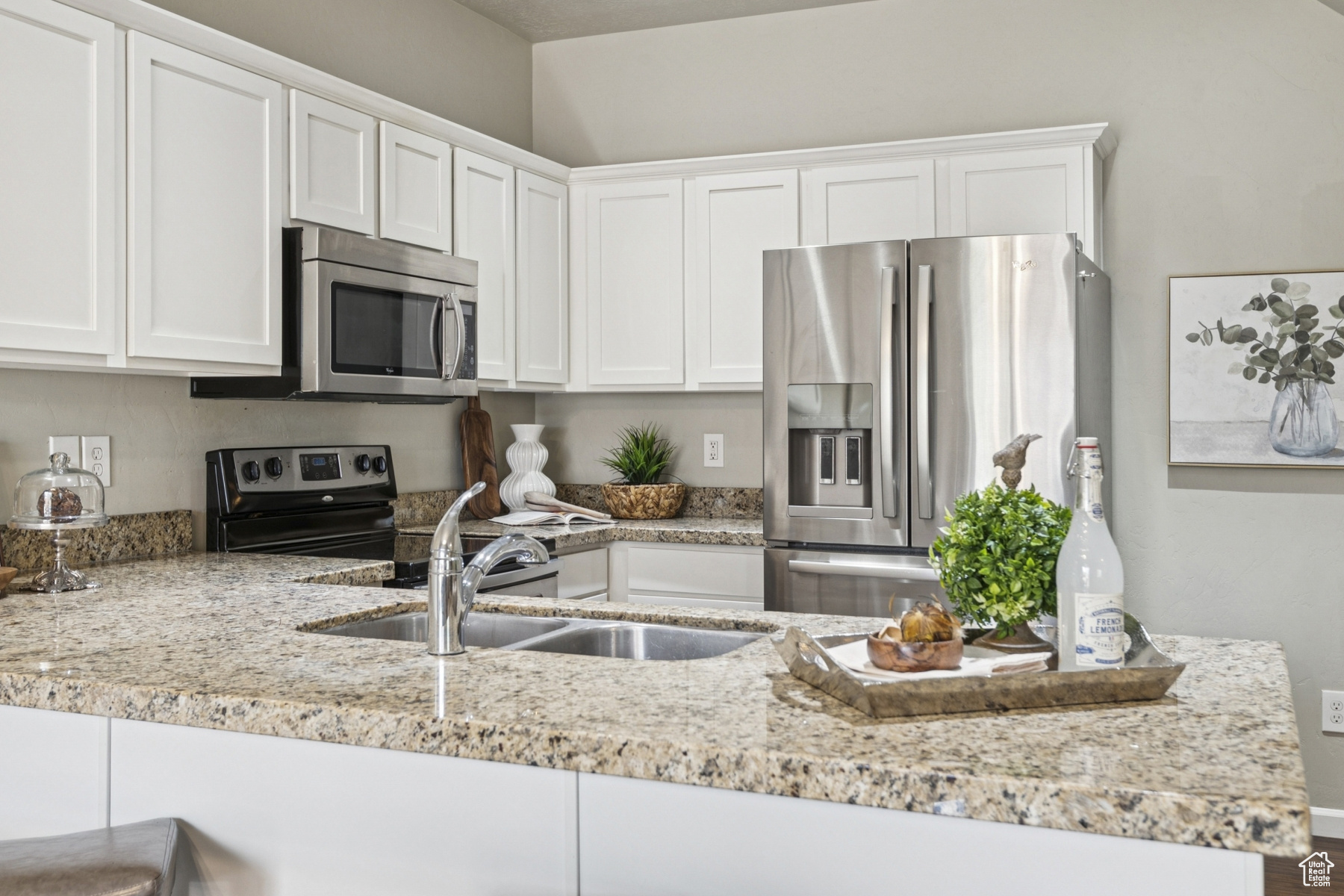 CRESTHAVEN VILLAGE - Residential