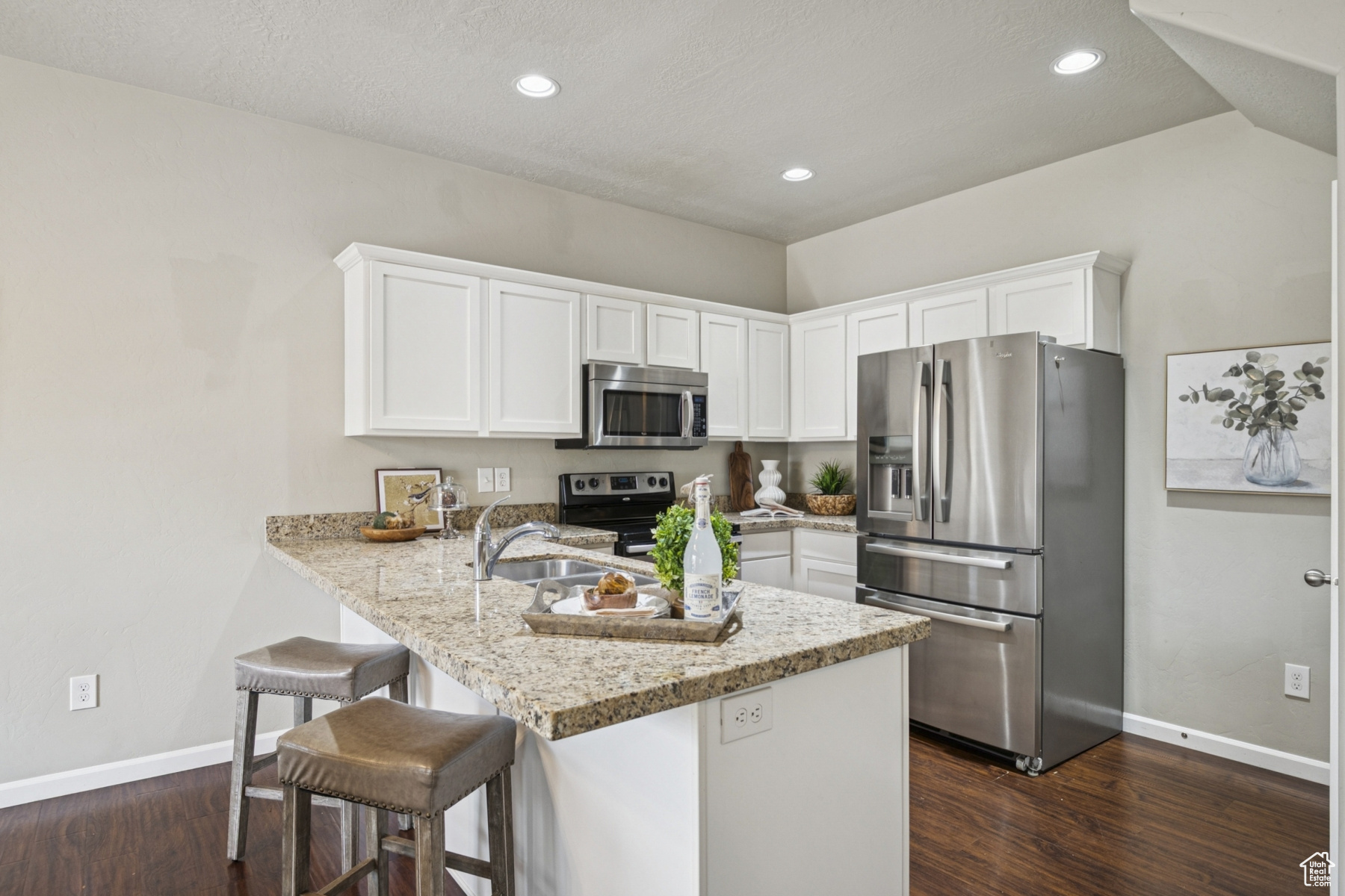 CRESTHAVEN VILLAGE - Residential