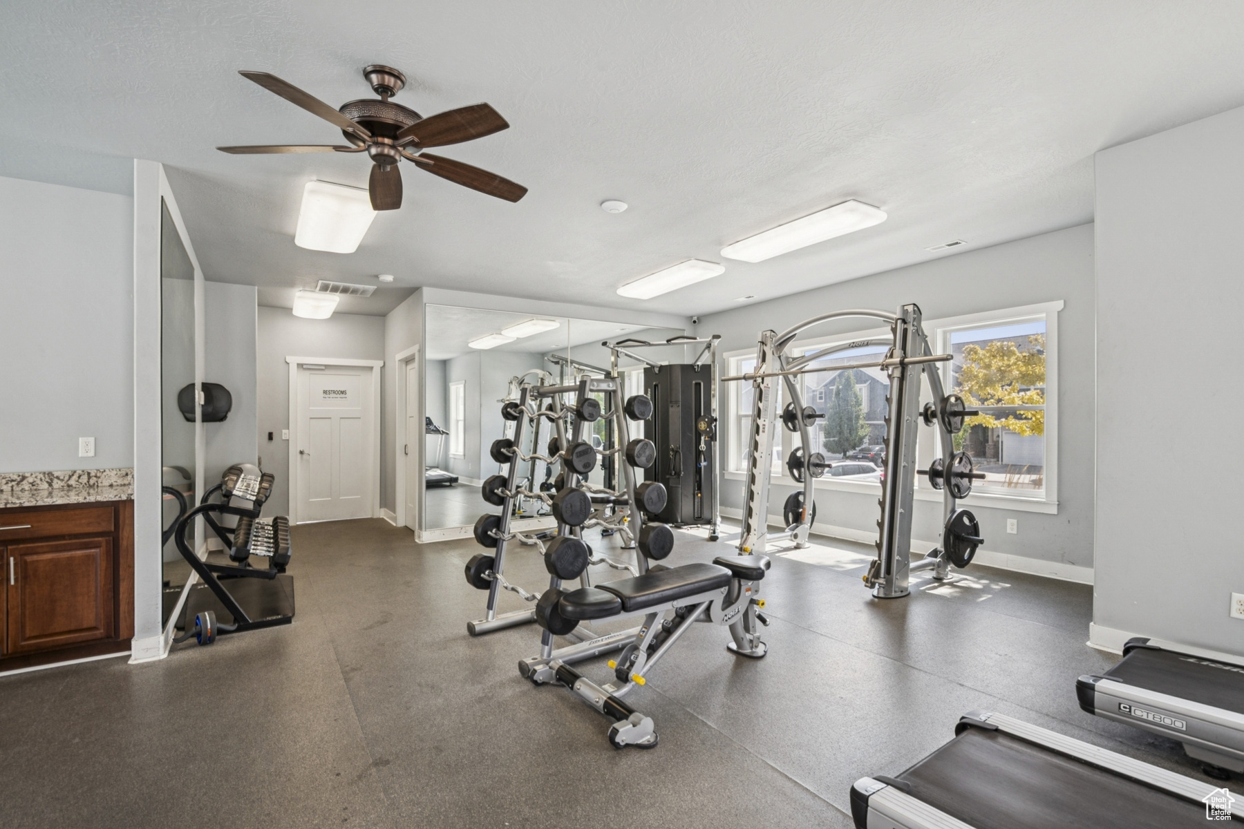 CRESTHAVEN VILLAGE - Residential